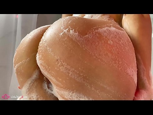 ❤️ Brunetka masturbuje kundičku s vibrátorom až do intenzívneho orgazmu v sprche ☑ Krásne porno na sk.nomescriativos.top ️❤